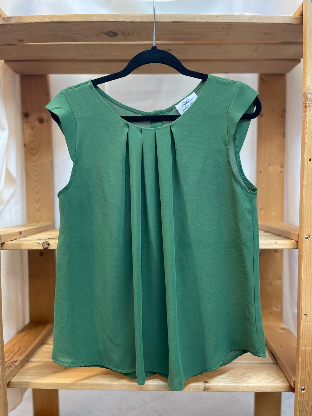 Boho Cap Sleeve Pleated Front Sleeveless Camisole Green Button Back Lightweight